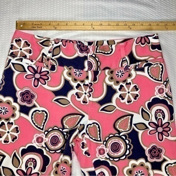 Madison Capri Pants Womens 10 Pink Black Floral Cotton Mid Rise Straight Leg - Picture 9 of 10